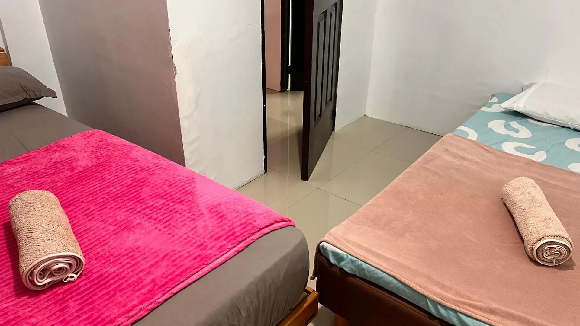 Rq Pool Villa, Angeles City Appartamento