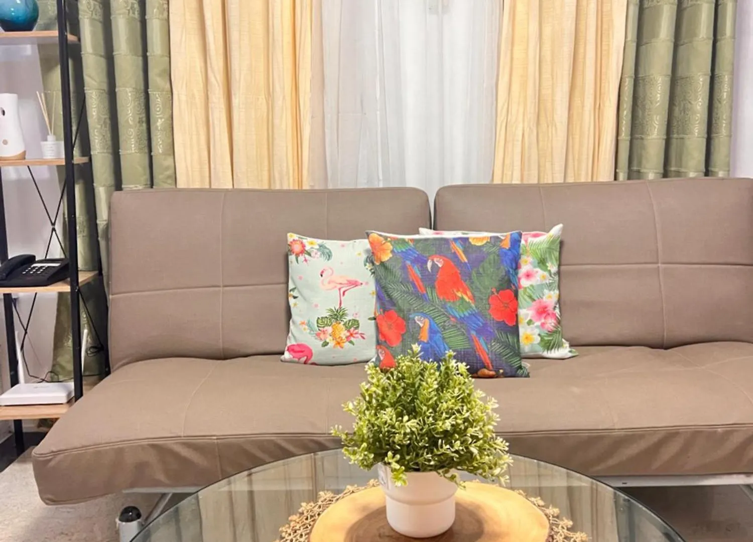 Rq Pool Villa, Angeles City